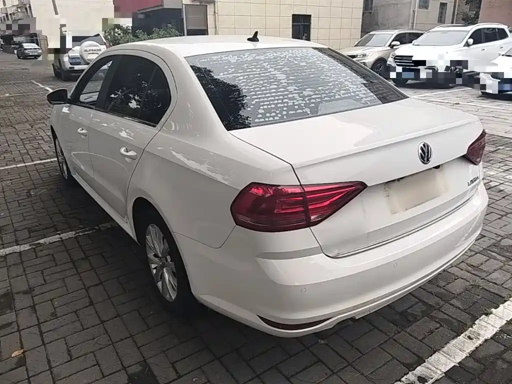 Volkswagen Lavida 2017 1.6L Automatic Comfort Edition фото 5