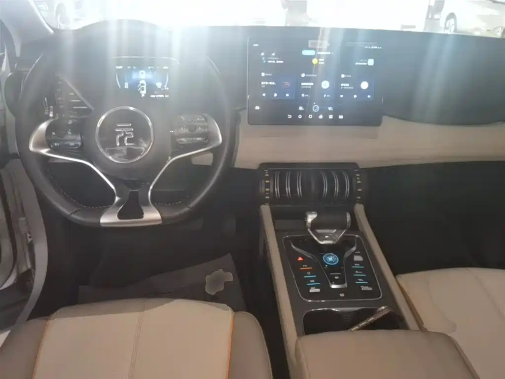 BYD Yuan PLUS 2024 Glory Edition 510KM Leading фото 10
