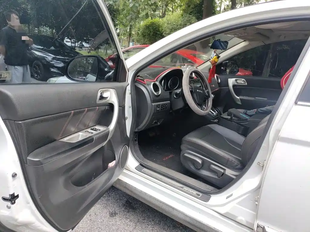 Photo 13 - Haval H6