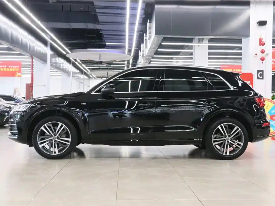 Audi Q5L 2020 45 TFSI Exclusive Fashion фото 3