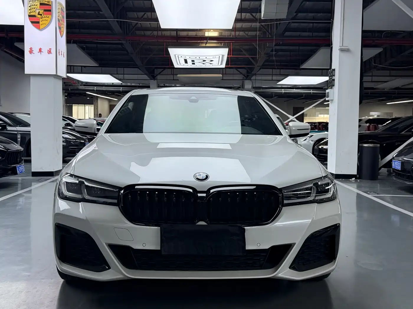 BMW 5 Series 2021 525Li M Sport Package фото 2