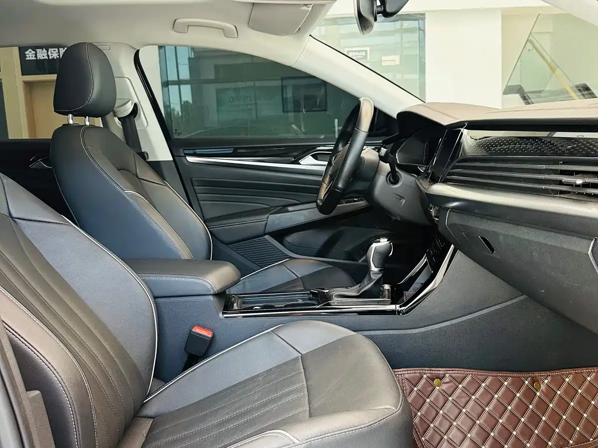 Volkswagen Passat 2022 280TSI Elite Edition фото 11