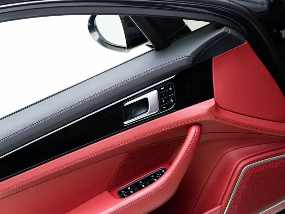 Фото 17 - Porsche Panamera