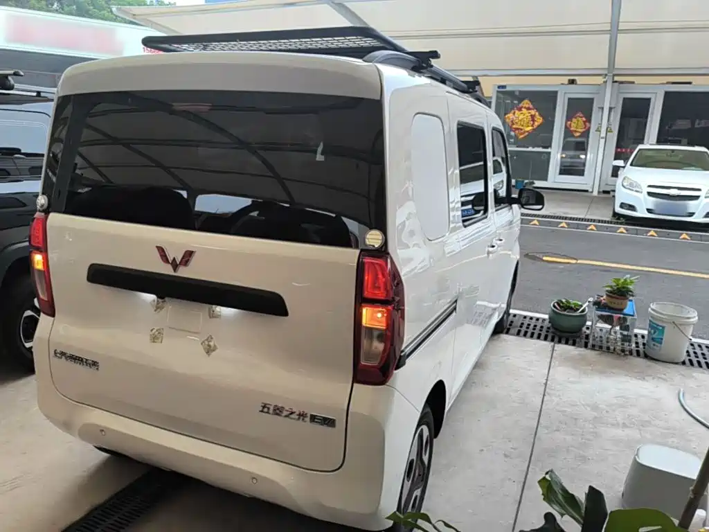 Wuling Motors Wuling Zhiguang NEV 2026 2025 Model 305km Base Version