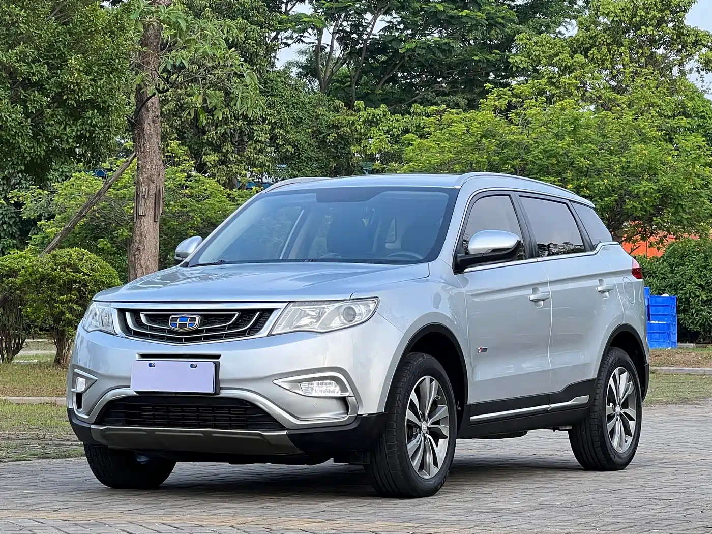 Фото 1 - Geely Atlas