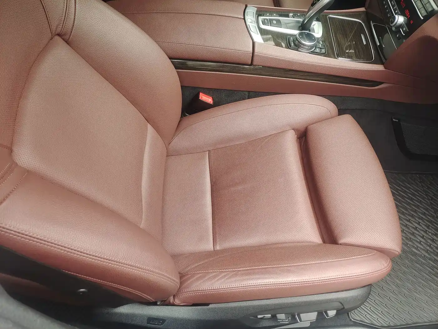 Фото 8 - BMW 7 Series