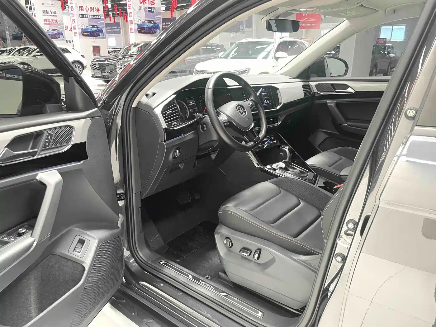 Volkswagen Tayron 2022 280TSI 2WD Luxury Smart Connect Edition фото 7