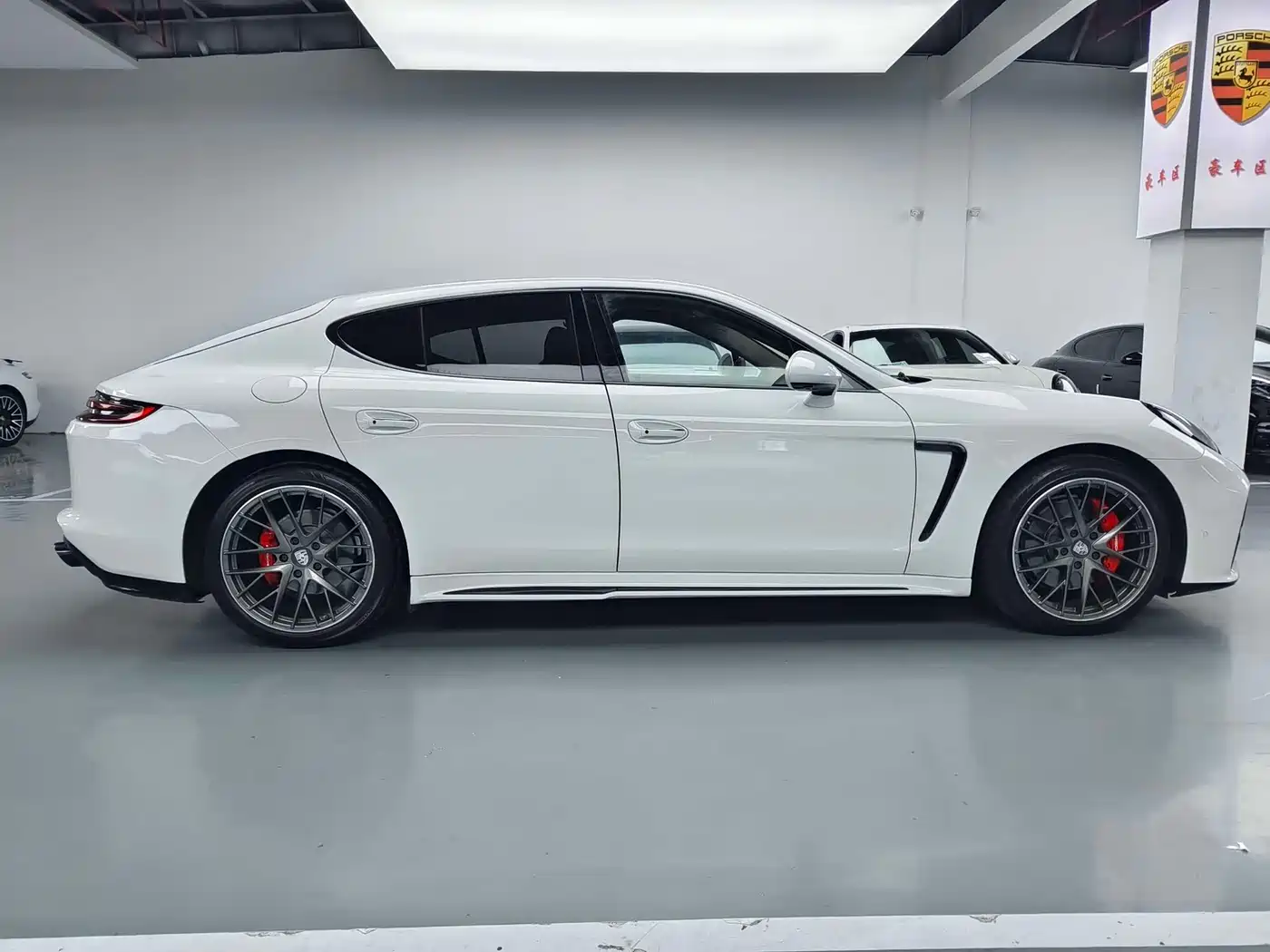 Porsche Panamera 2014 Panamera 3.0T фото 5