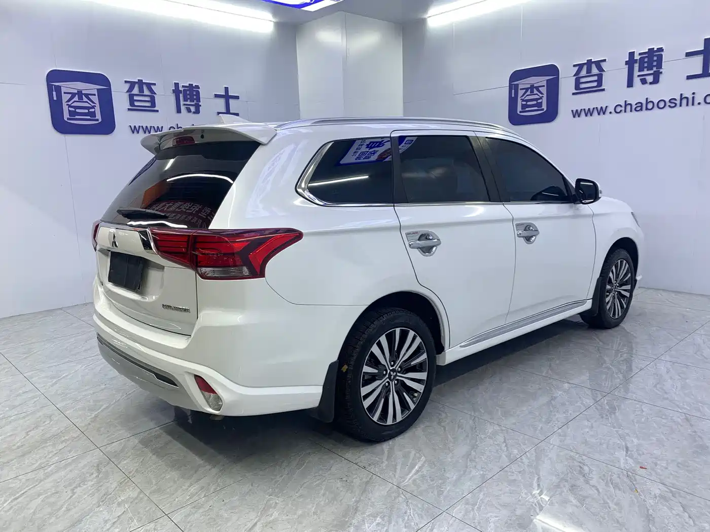 Mitsubishi Outlander 2021 Facelift 2.0L 2WD Premium Edition 5-Seater фото 22