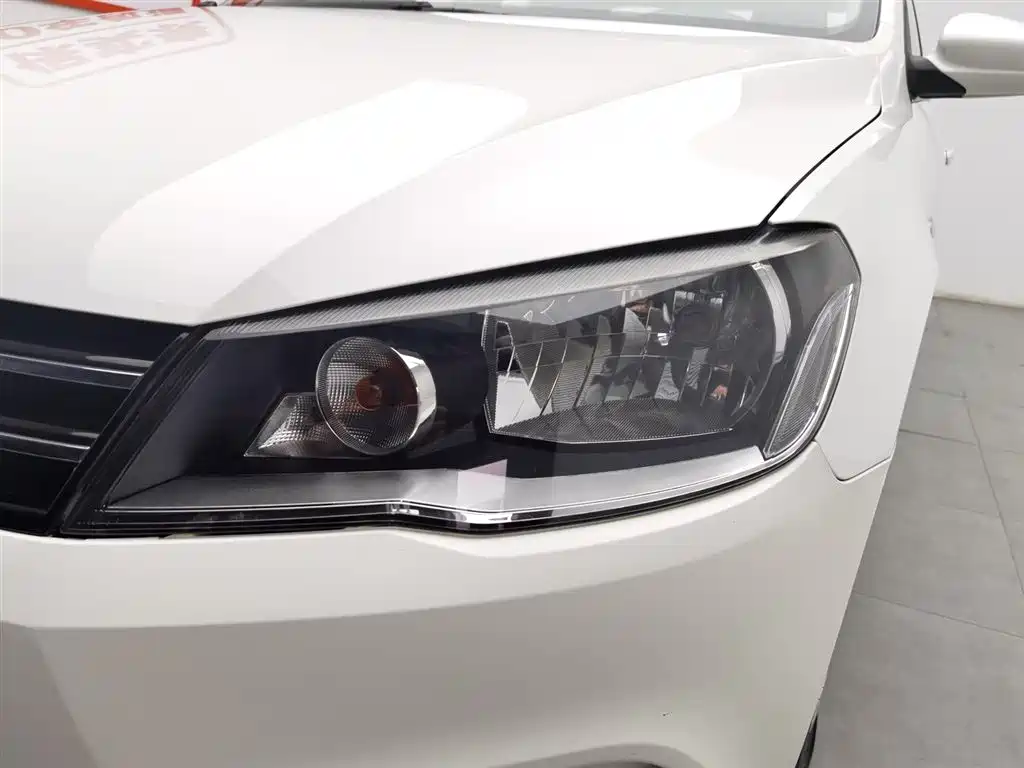 Volkswagen Jetta 2015 Value Edition 1.6L Manual Fashion фото 7