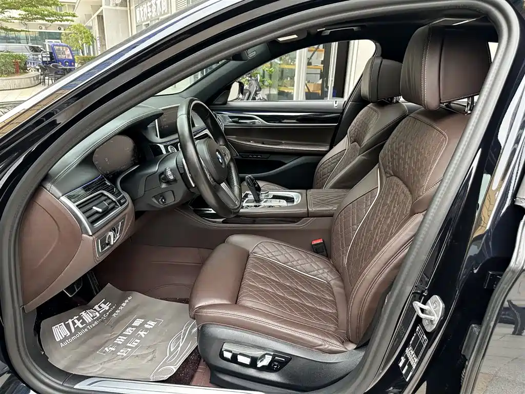 BMW 7 Series 2021 Model 730Li M Sport Package фото 11