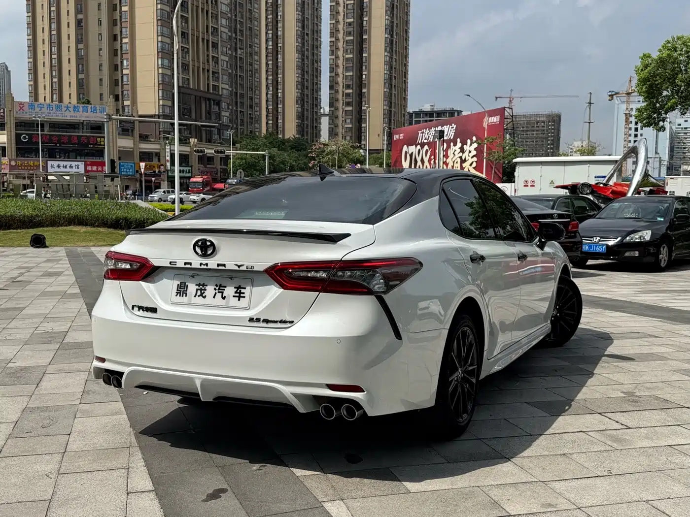 Фото 7 - Toyota Camry