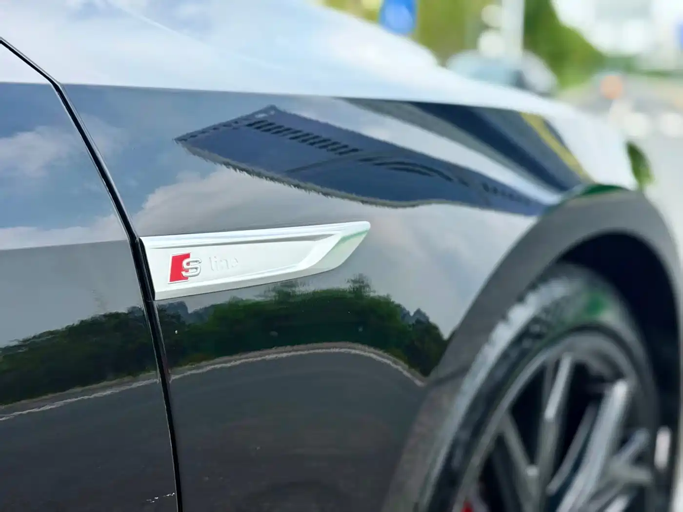 Фото 9 - Audi A7L