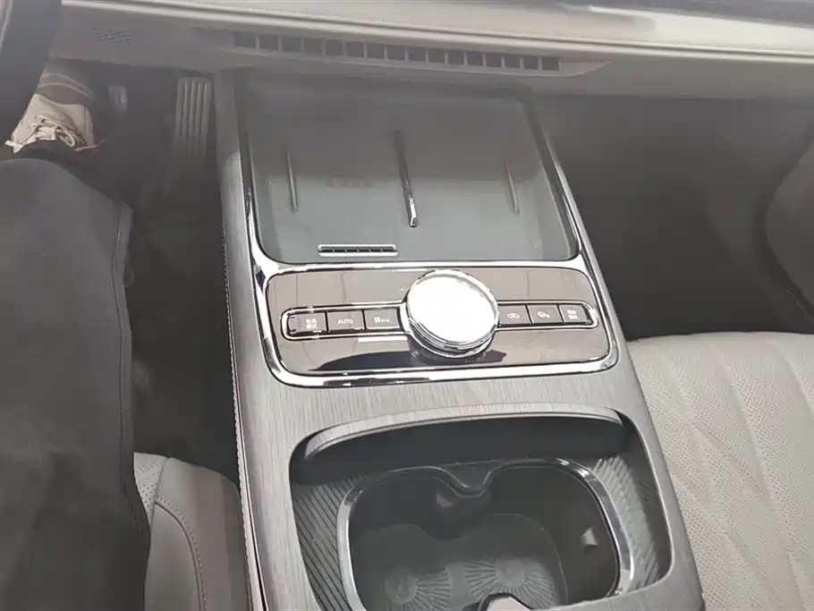 Geely Galaxy Galaxy Xingyao 8 2025 130km EM-P Starship Edition фото 15