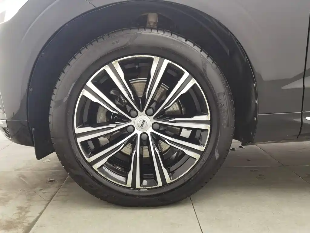 Photo 17 - Volvo XC60