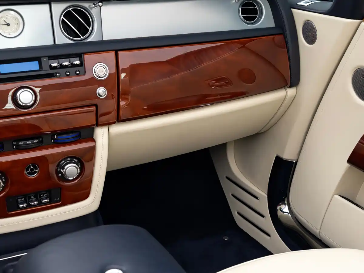 Фото 16 - Rolls-Royce Phantom