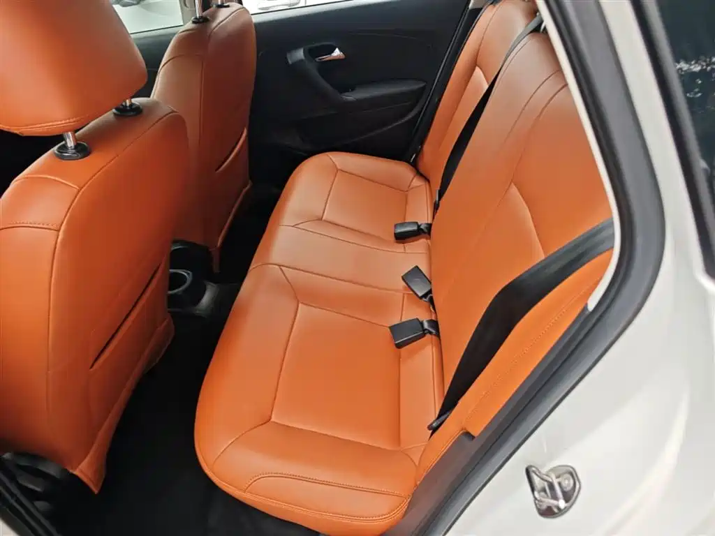 Volkswagen Polo 2014 1.4L Manual Trend Edition фото 17