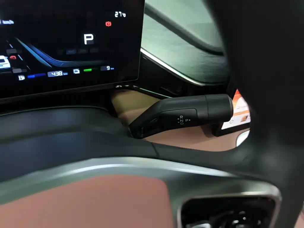 Geely Galaxy Galaxy L6 2025 2025 EM-i 60km Voyage Edition