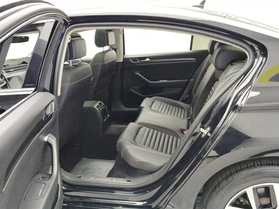Volkswagen Magotan 2020 330TSI DSG Leading фото 10
