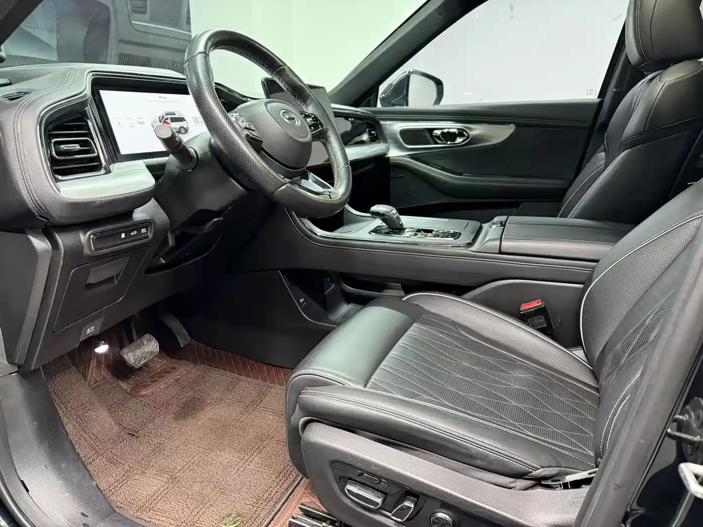 GAC Trumpchi Trumpchi GS8 2022 Dual Engine Series 2.0TM 2WD Premium Edition (7-Seater) фото 7