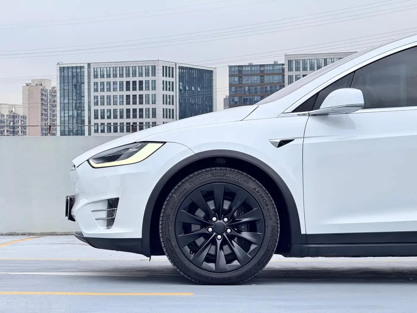 TESLA MODEL X