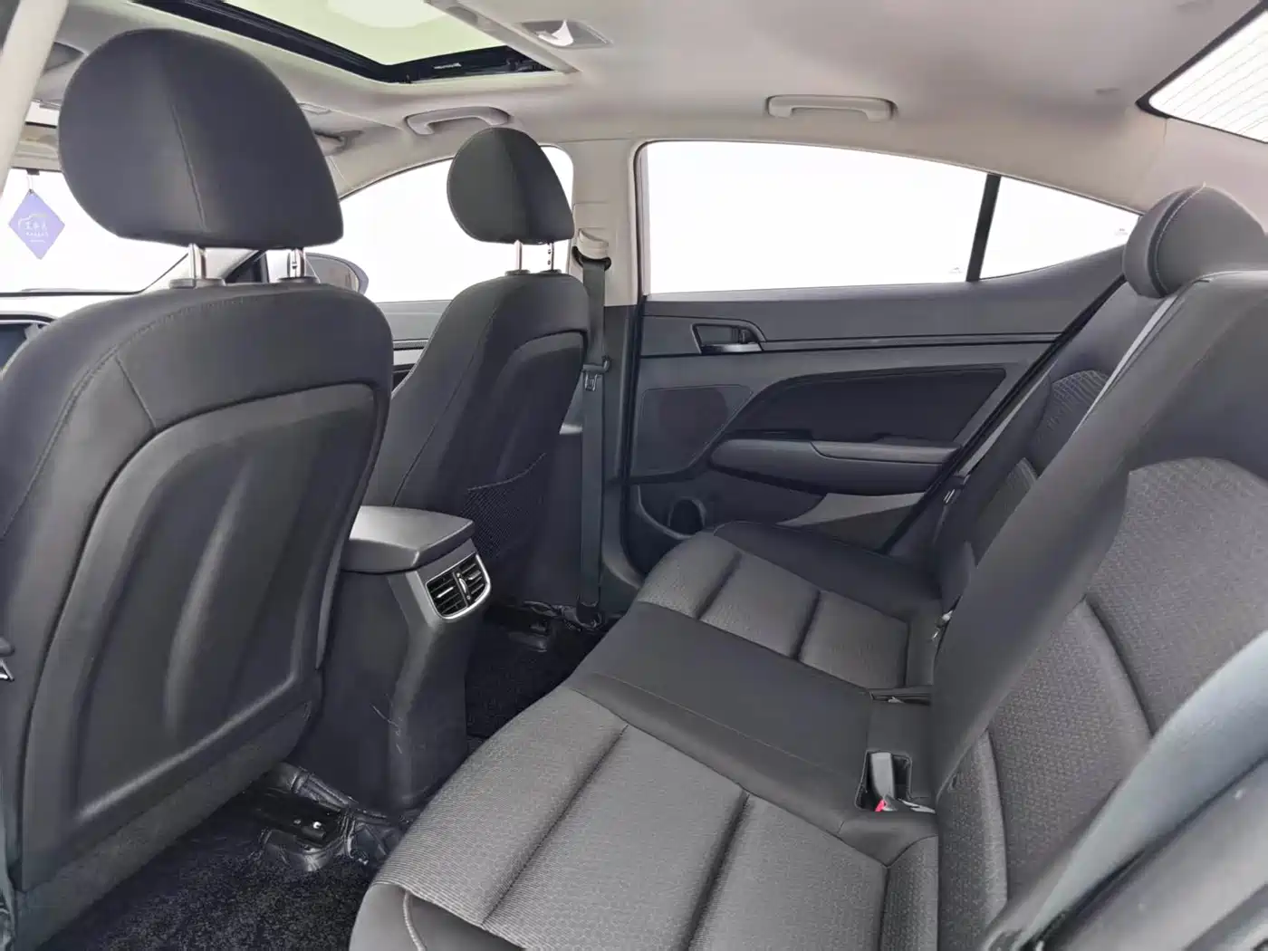 Hyundai Elantra 2018 1.4T DCT Dynamic·Vitality Model фото 12