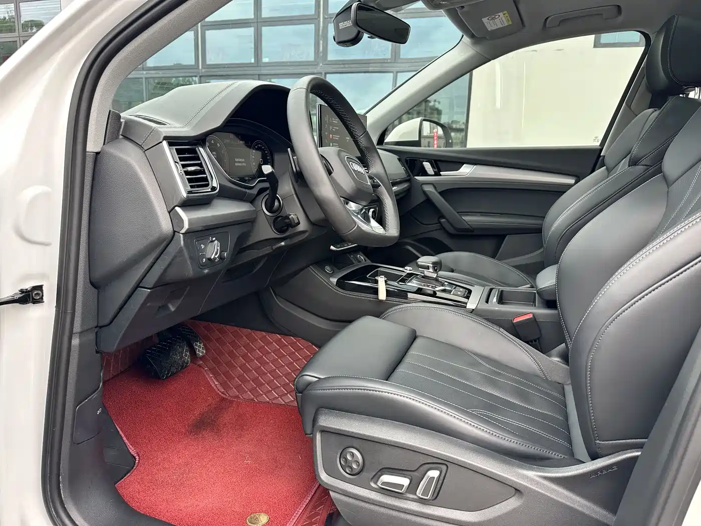 Audi Q5L 2024 Model 40 TFSI Fashion Dynamic фото 4