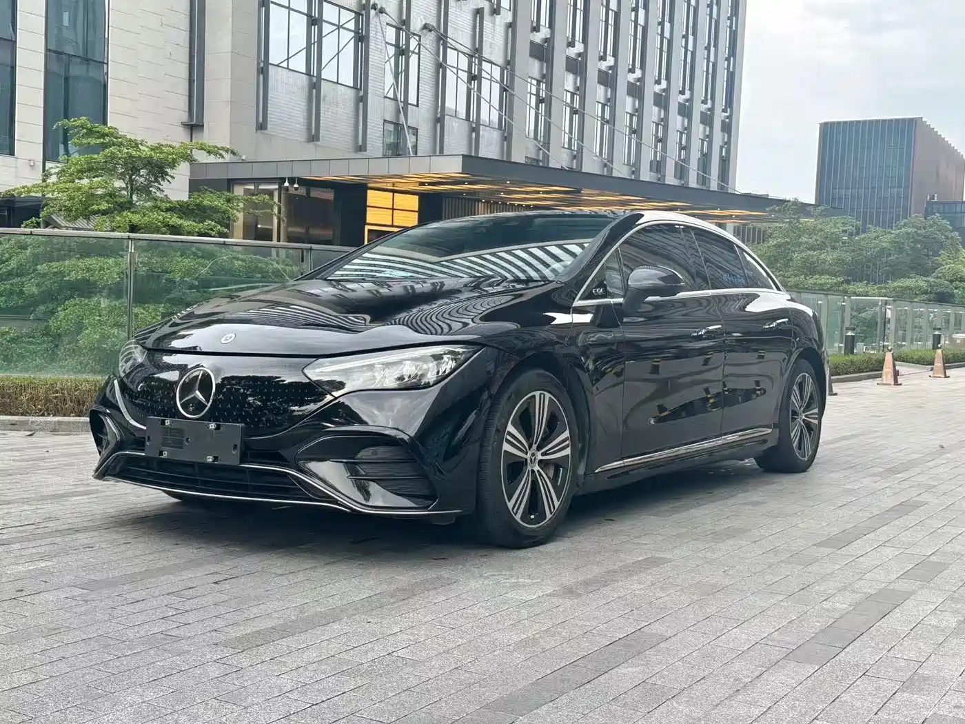 Mercedes-Benz EQE 2025 Model 500 4MATIC Luxury Edition