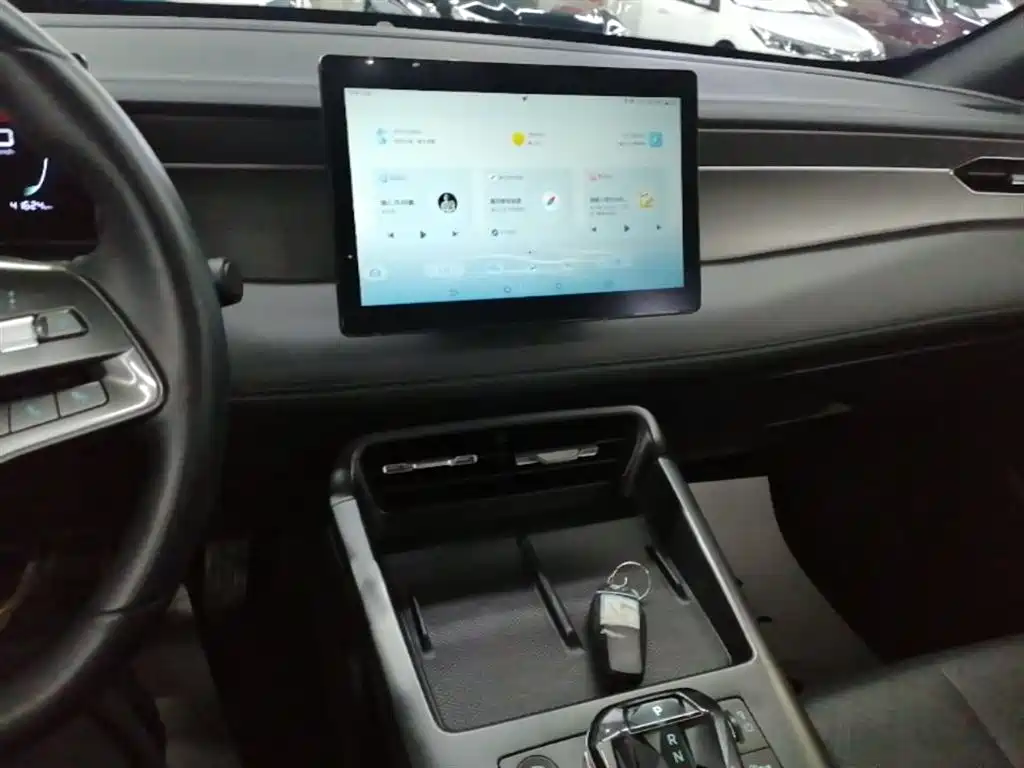 BYD Qin PLUS 2025 DM-i Smart Drive 55KM Leader фото 13