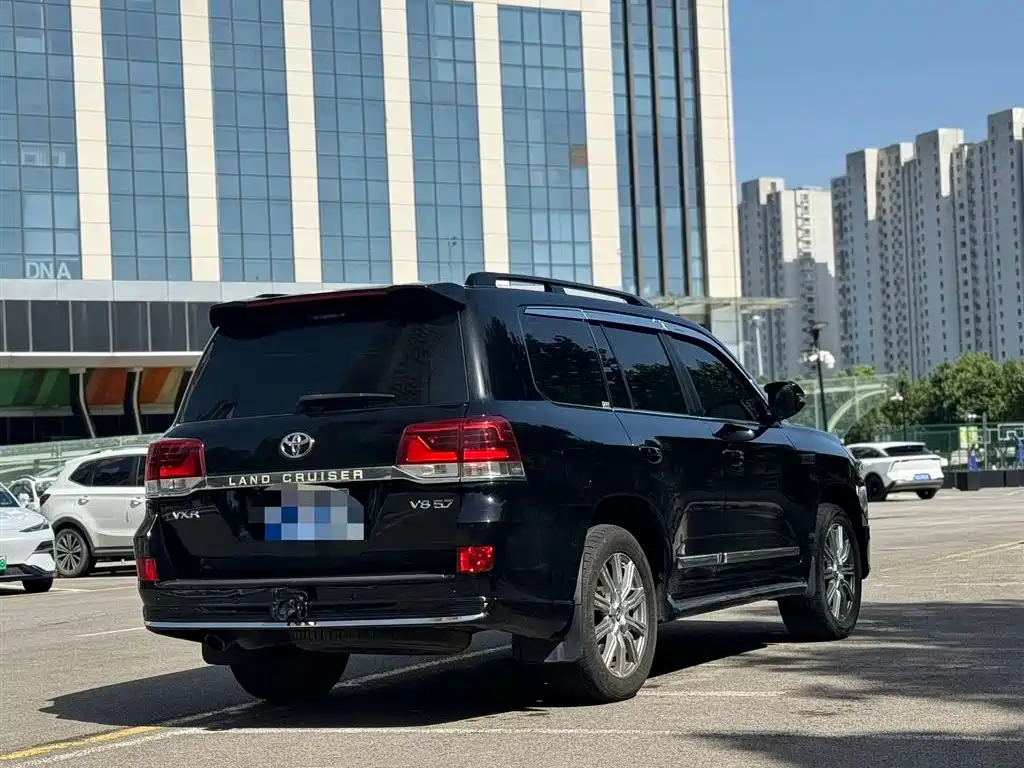 Toyota Land Cruiser 2012 4.6L Automatic VX-R фото 9