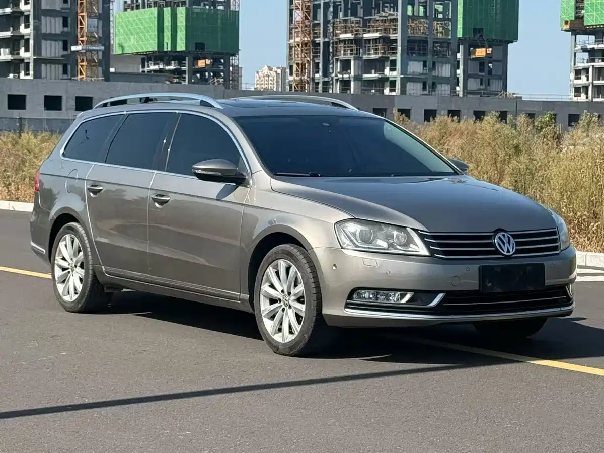 صورة 1 - Volkswagen Magotan (Import)