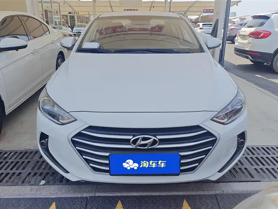 Hyundai Elantra 2016 1.6L Manual Smart·Youth Edition фото 2