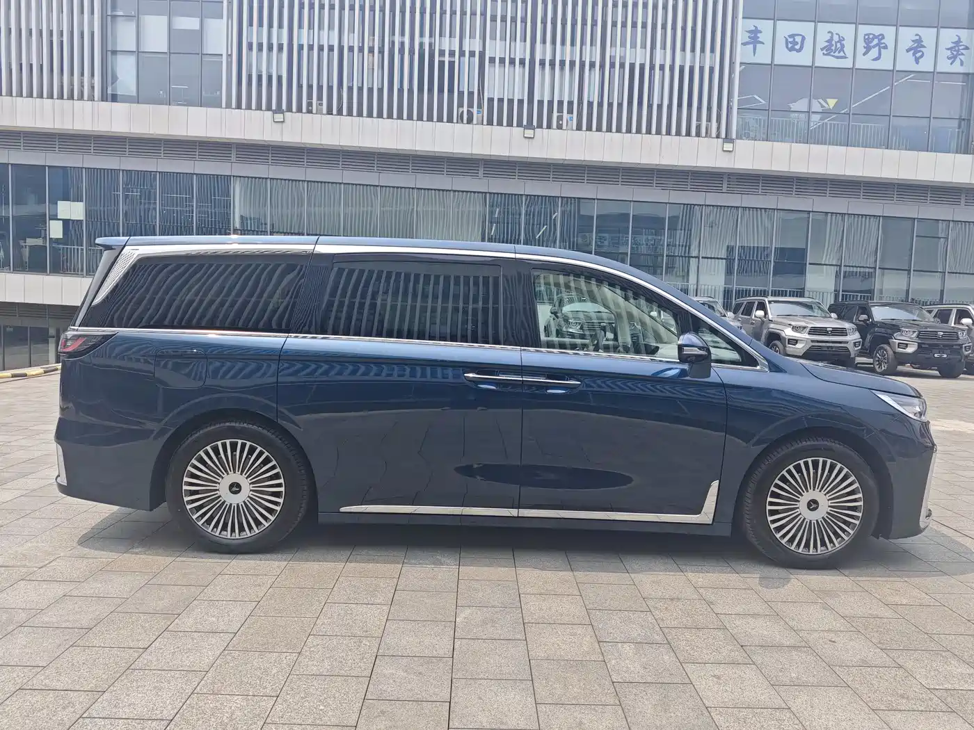Voyah Auto Voyah Dreamer 2025 PHEV AWD Flagship Kunpeng Edition фото 29