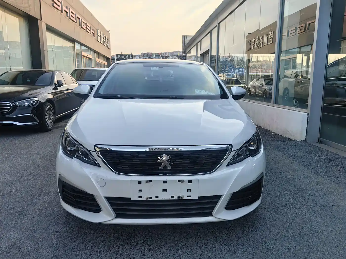 Peugeot 308 2016 1.6L Automatic Fashion фото 2