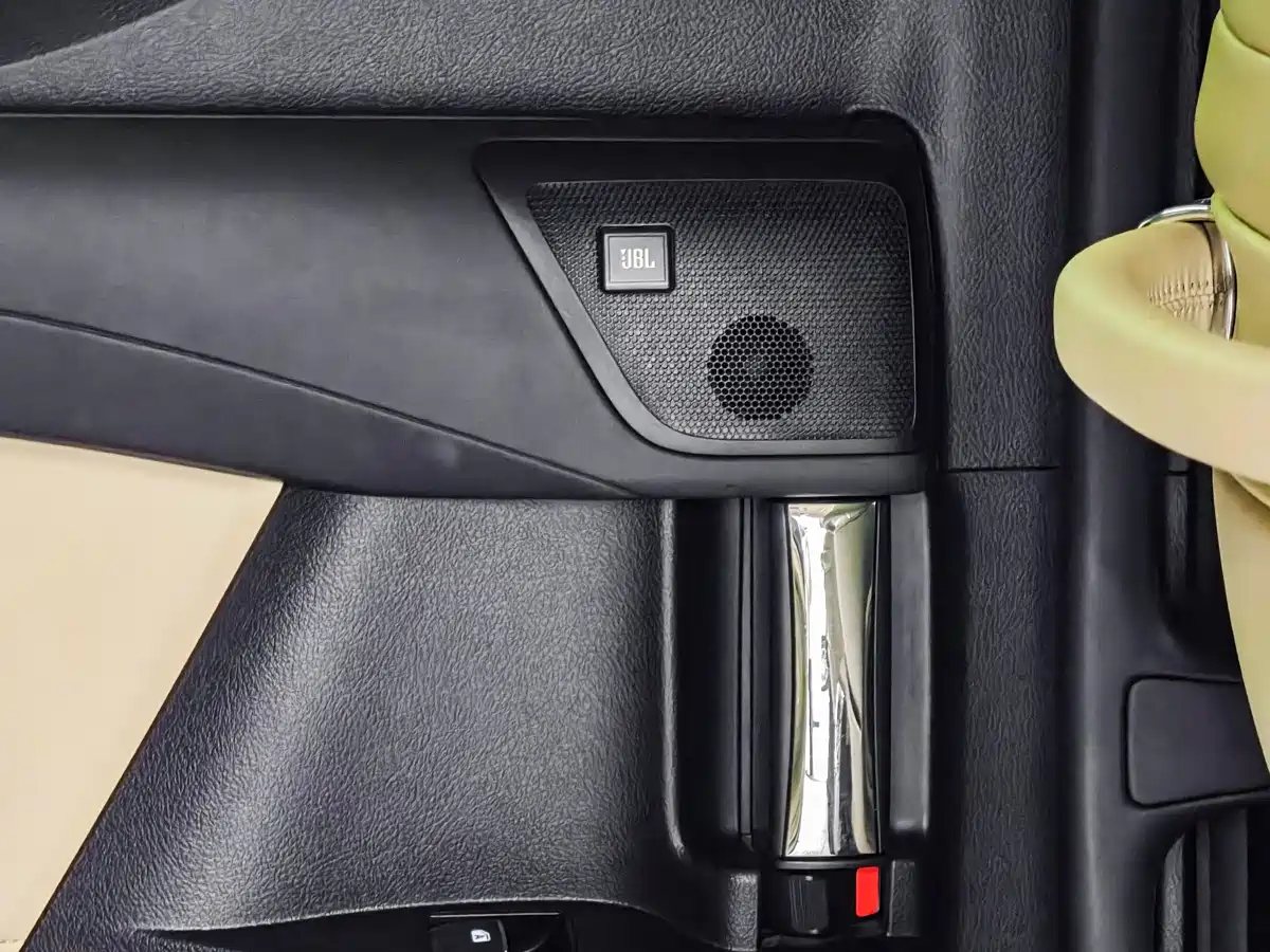 Toyota Alphard 2019 Hybrid 2.5L Premium Edition фото 8