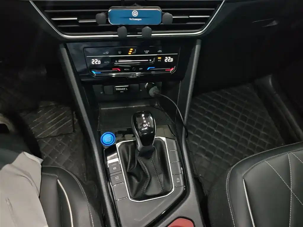 Volkswagen Tiguan L 2024 Outstanding 300TSI Auto 2WD Dragon Soaring Edition фото 10