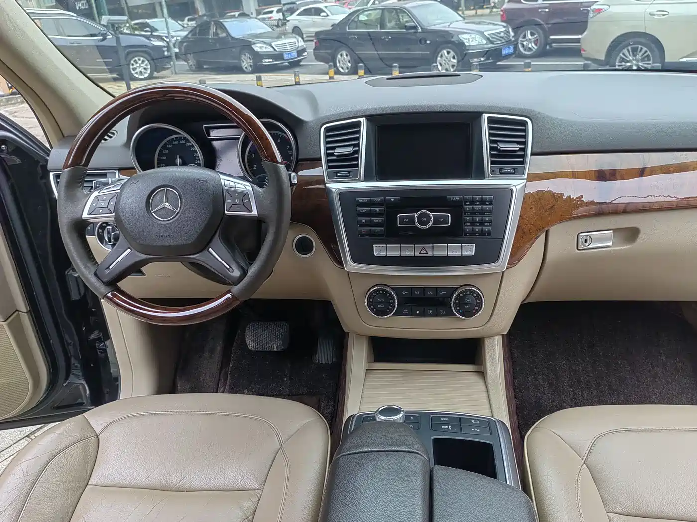 Mercedes-Benz M-Class 2012 Model ML 350 Luxury фото 10