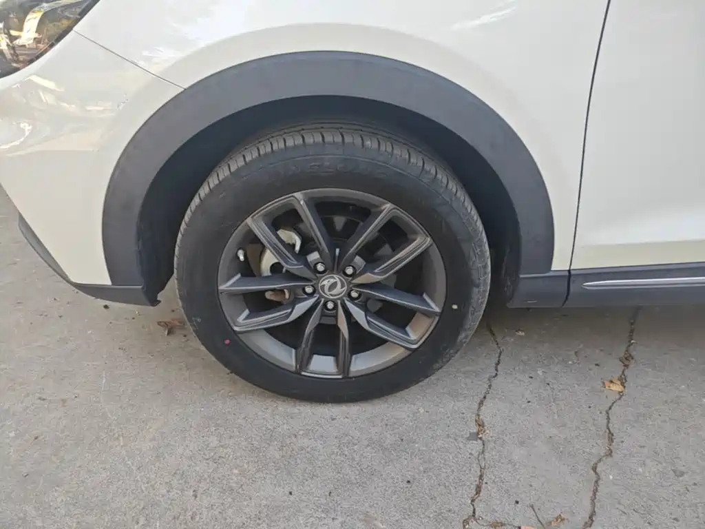 Dongfeng Fengguang Fengguang ix5 2019 2019 220T CVT Zhi Shang China VI