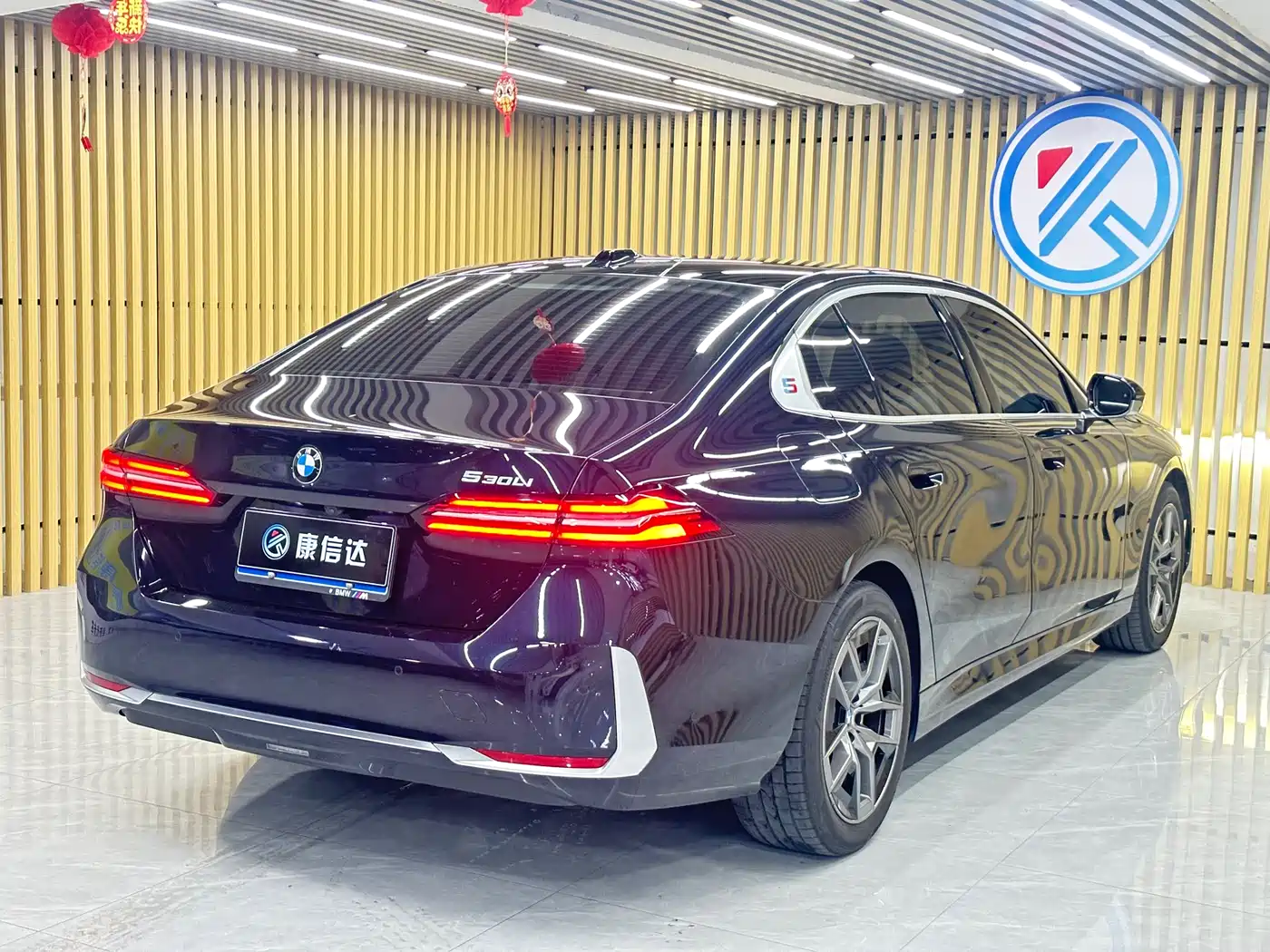 BMW 5 Series 2024 530Li Leading Model Luxury Package фото 9