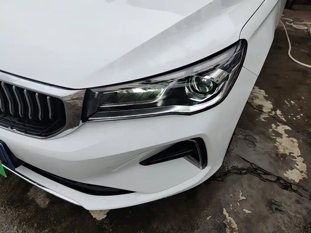 Фото 24 - Geely Emgrand