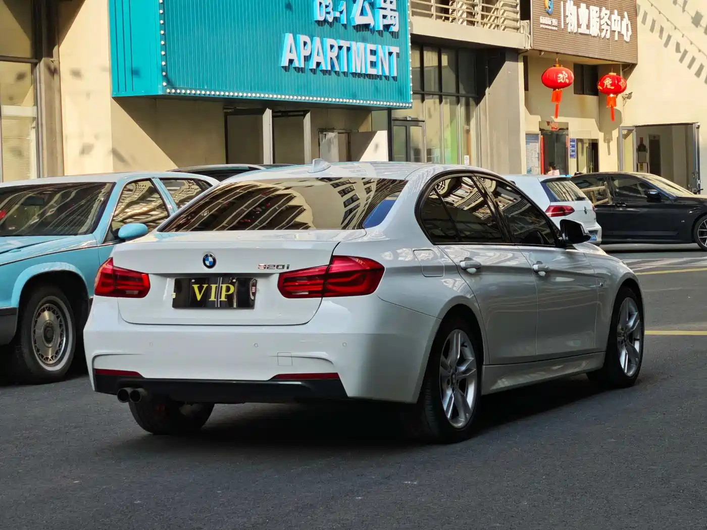 BMW 3 SERIES