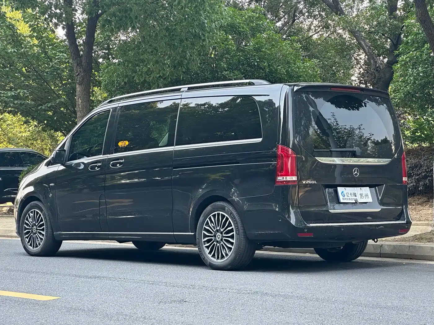 Mercedes-Benz V-Class 2018 V 260 L Premium Long Wheelbase Edition China VI фото 30