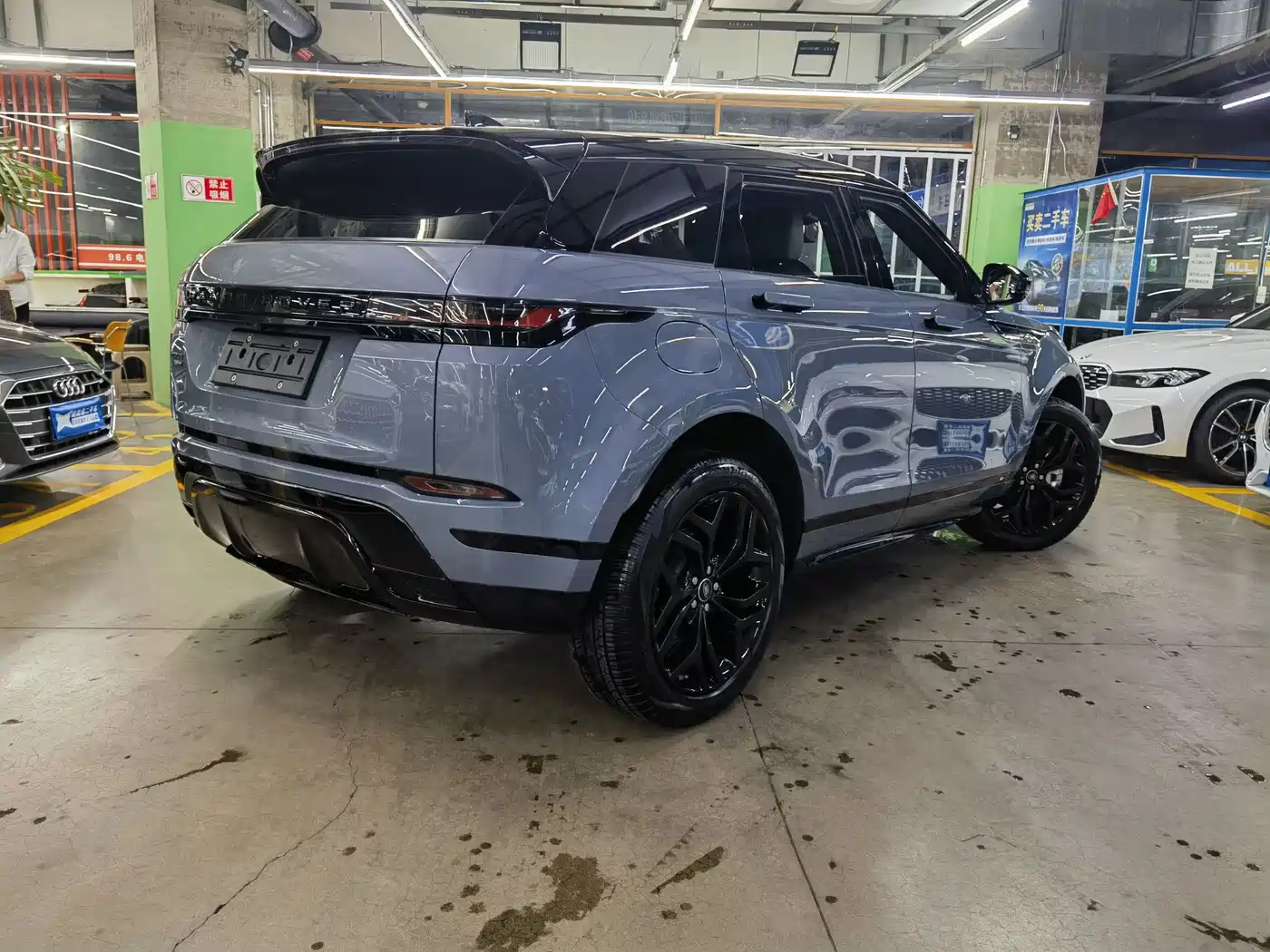 Land Rover Range Rover Evoque 2020 Model 249PS R-DYNAMIC S Gloss Black Sport Edition фото 6