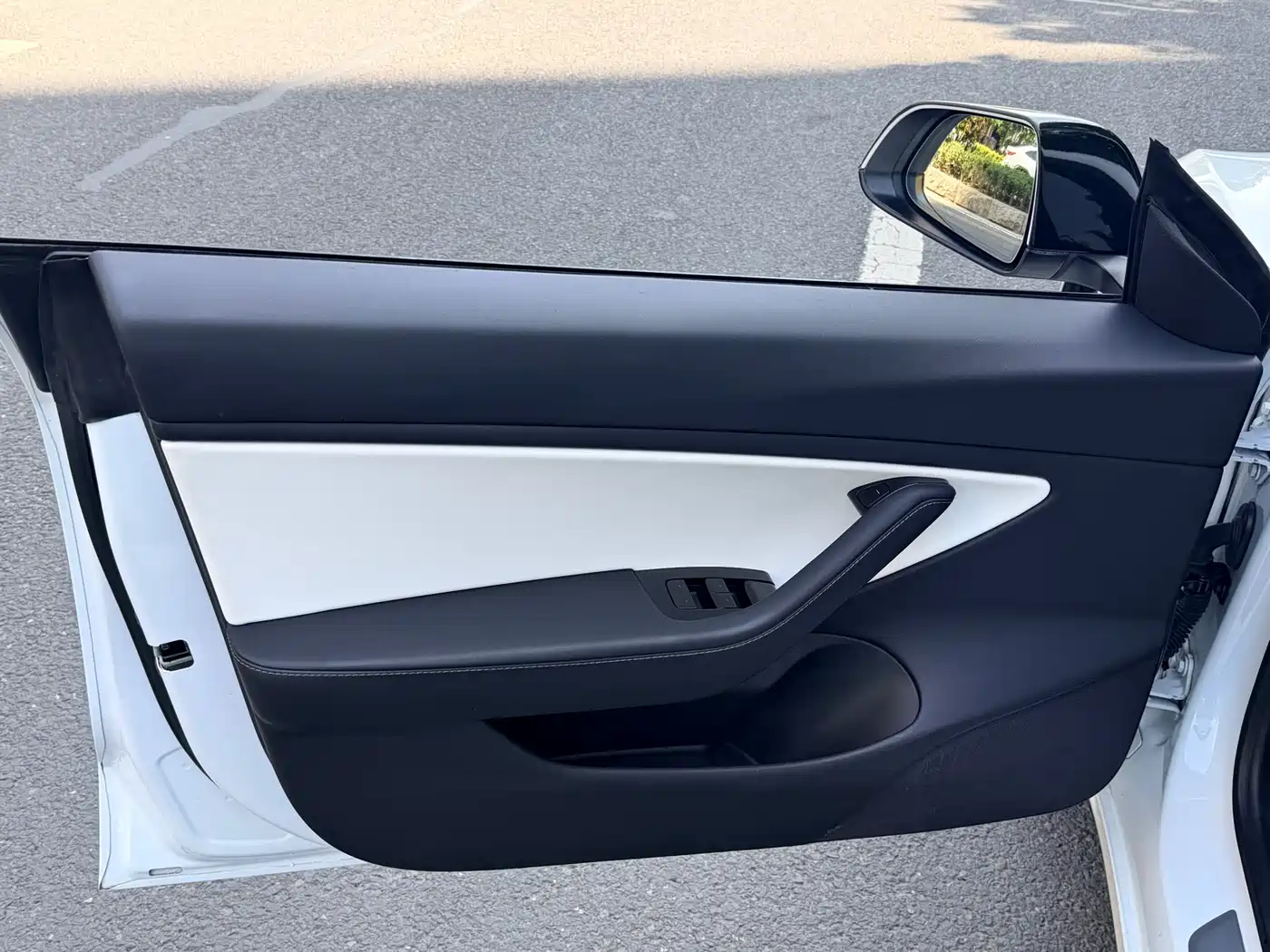 TESLA MODEL 3 (IMPORTED)