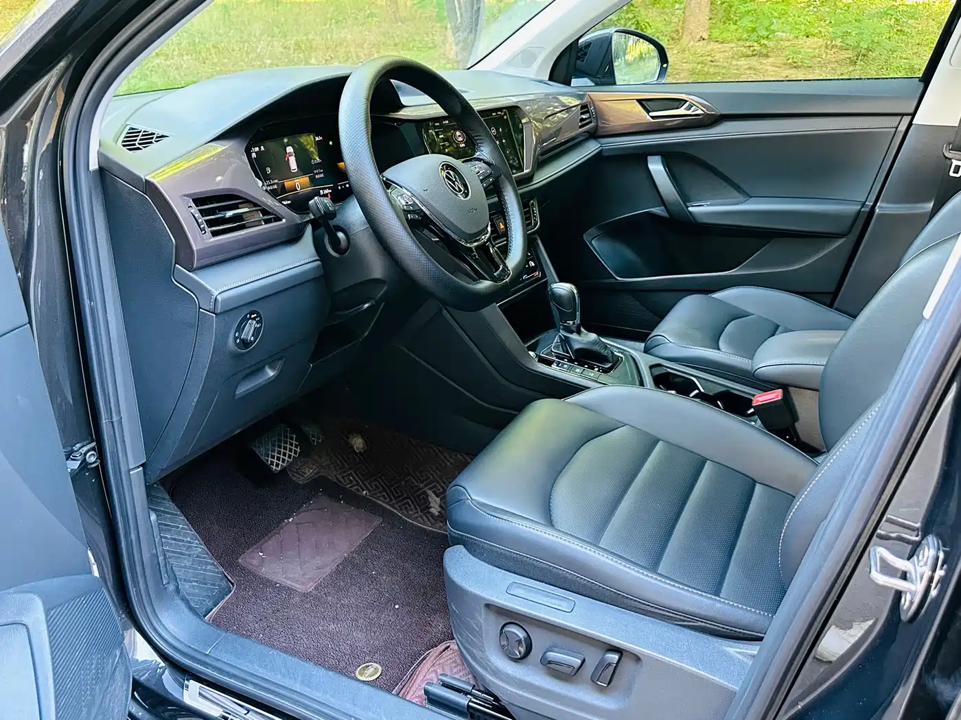 Volkswagen Tharu 2022 280TSI FWD Luxury Edition фото 3