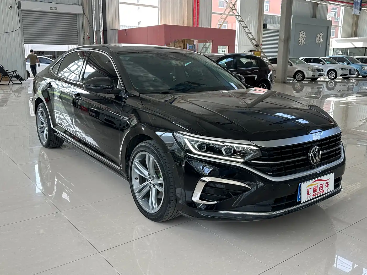 Фото 3 - Volkswagen Passat