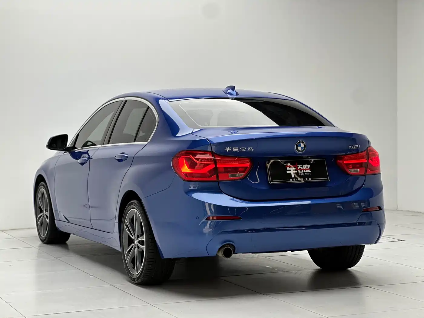BMW 1 Series 2019 118i Fashion Edition фото 6