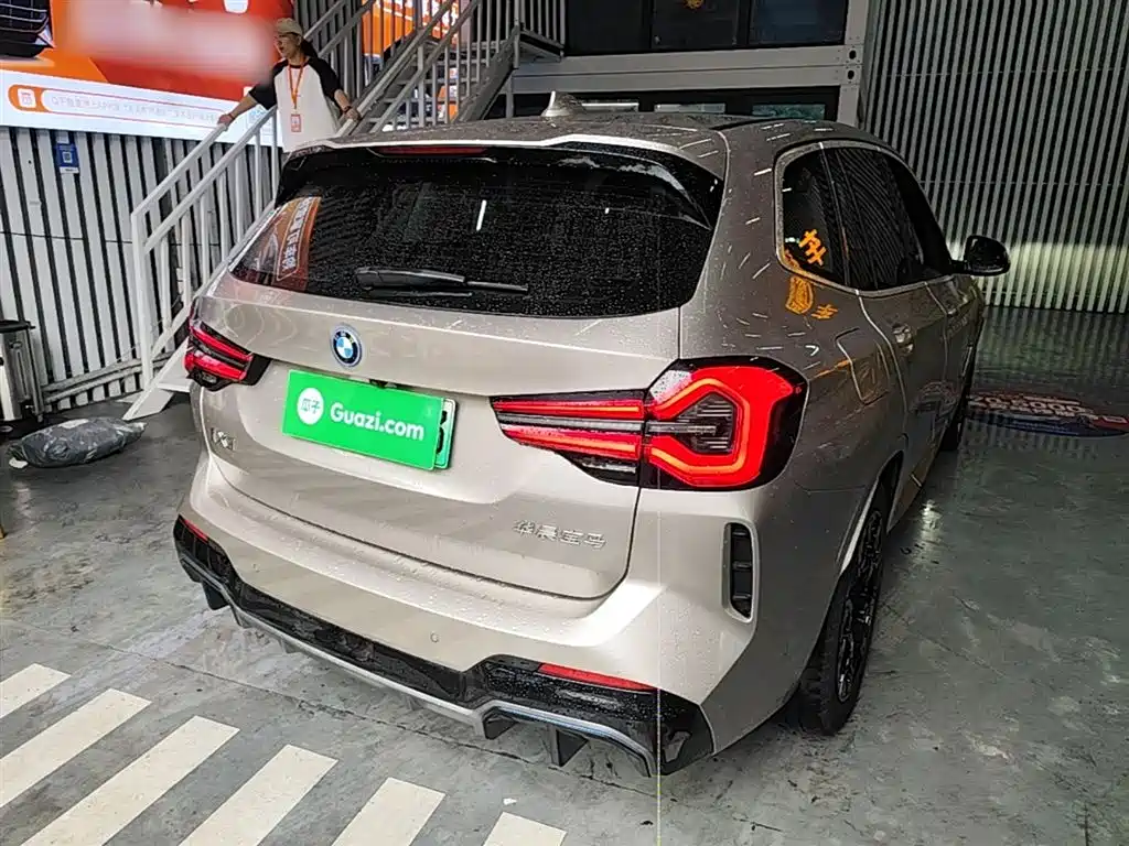 BMW iX3 2022 Leading Edition фото 5