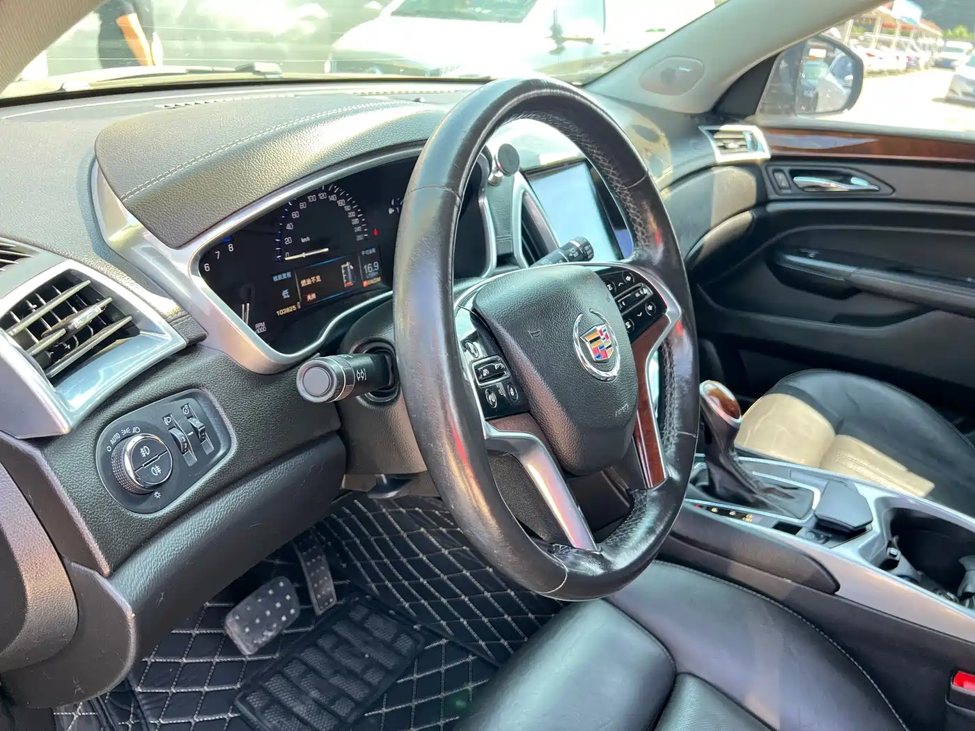 Cadillac SRX 2014 3.0L Luxury Model фото 8
