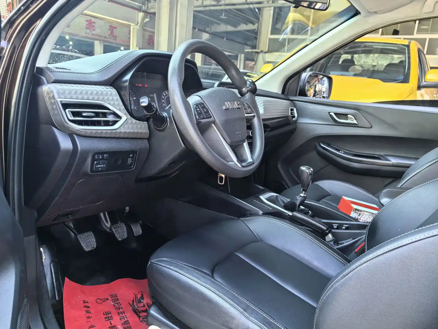 Jiangling Baodian 2023 2022 2.5T Diesel 2WD Comfort Edition Standard Wheelbase JX4D25A6L